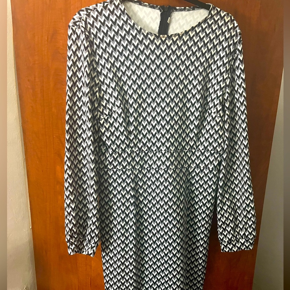 Long sleeve dress midi length